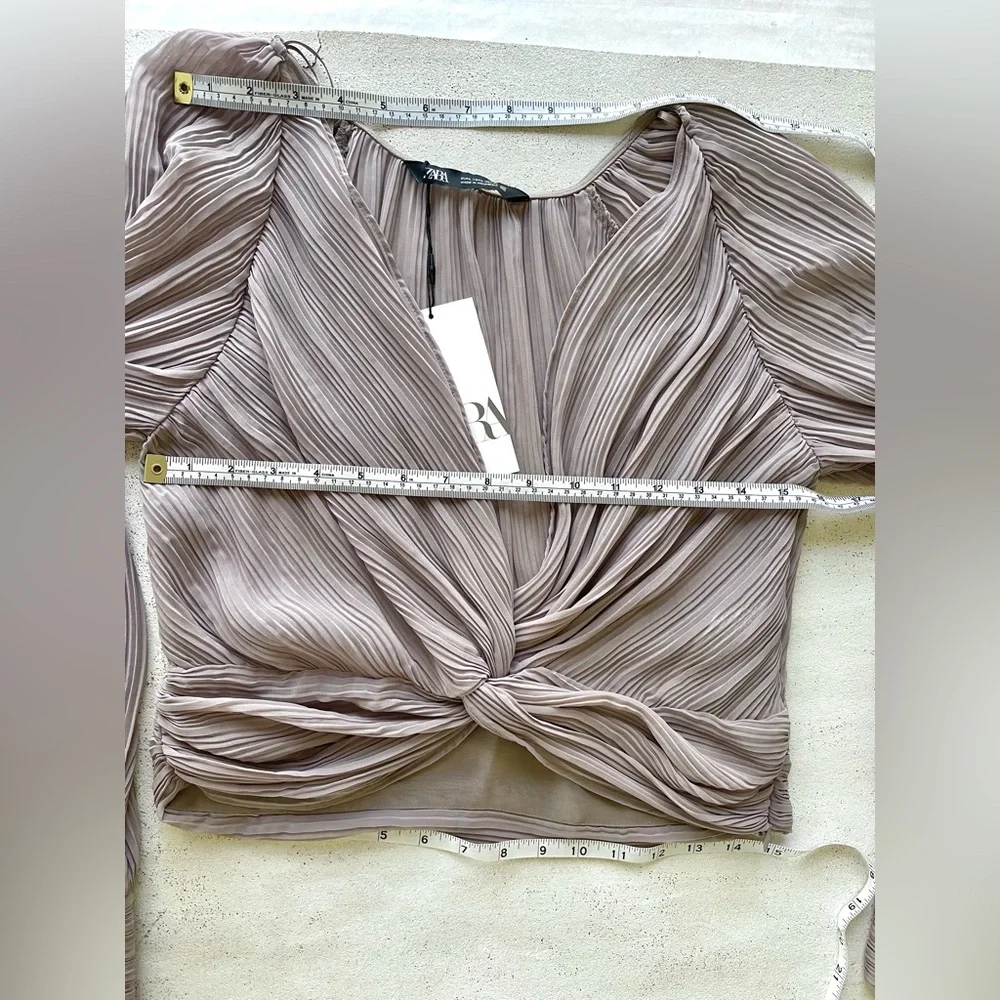🌿 NWT Zara Sheer Grey Pleated Blouse, L